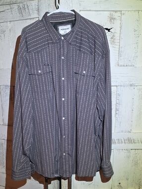 Poncho Men’s Gray Pinstripe Western Long-Sleeve Pearl Snap Shirt